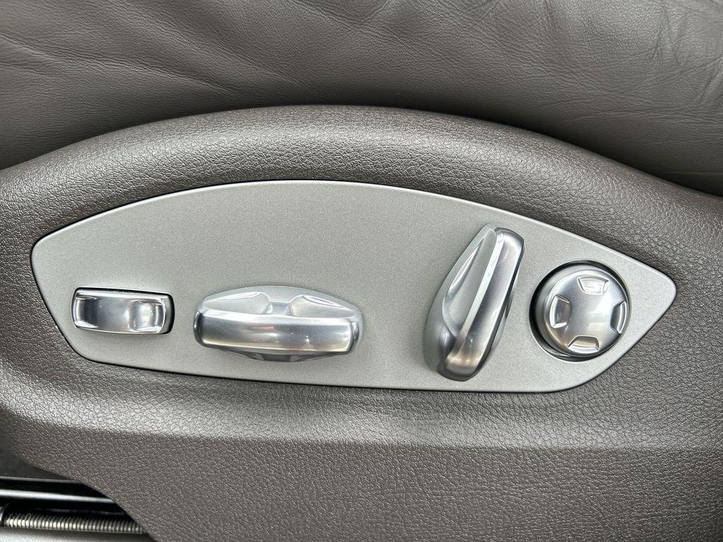 new 2025 Porsche Macan car, priced at $68,572