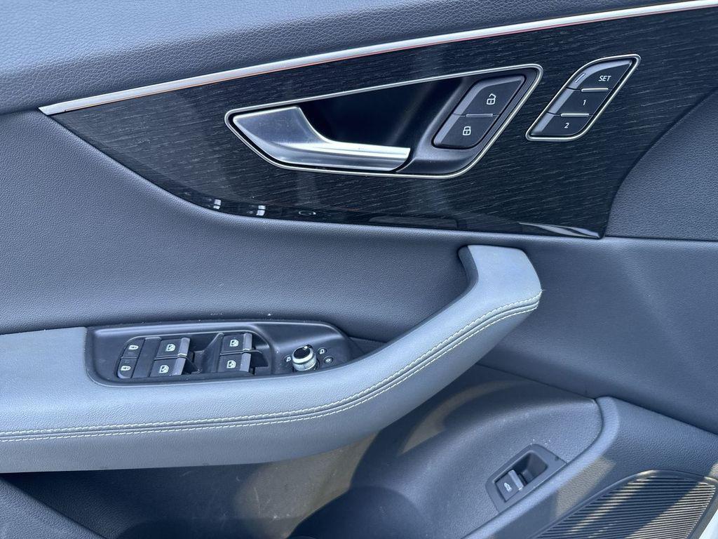 used 2025 Audi Q7 car, priced at $52,000