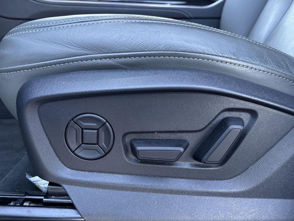 used 2025 Audi Q7 car, priced at $52,000