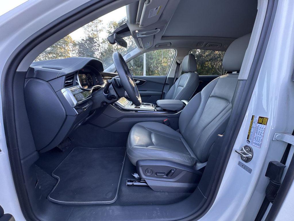 used 2025 Audi Q7 car, priced at $52,000