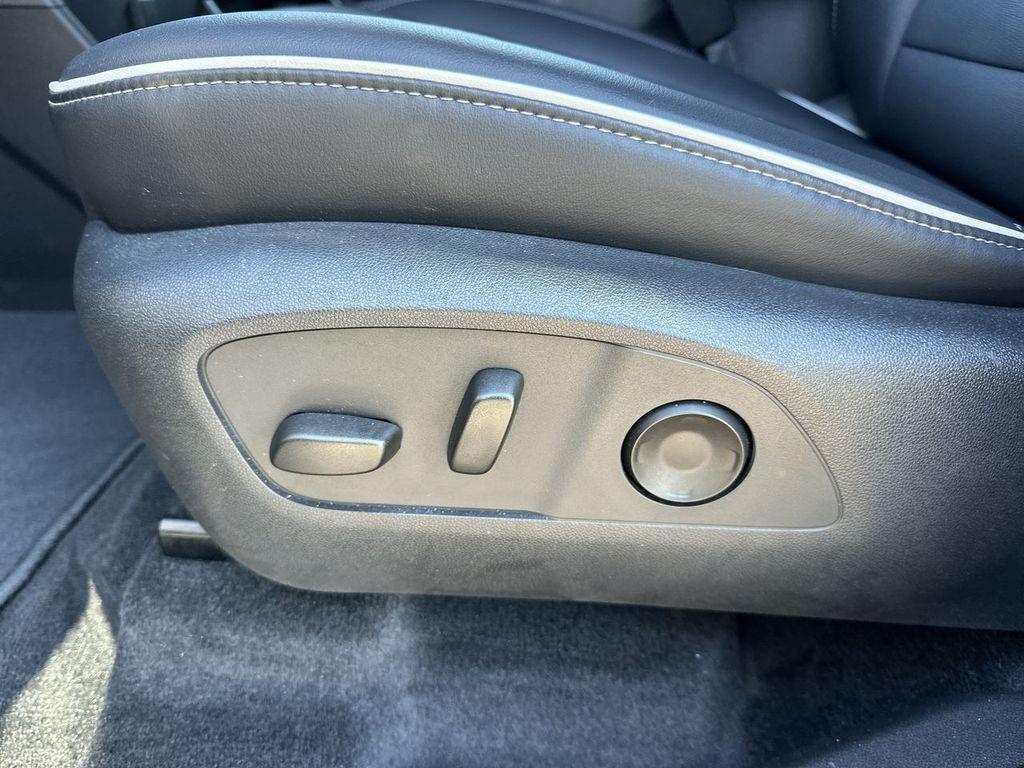 used 2025 Buick Enclave car, priced at $39,000