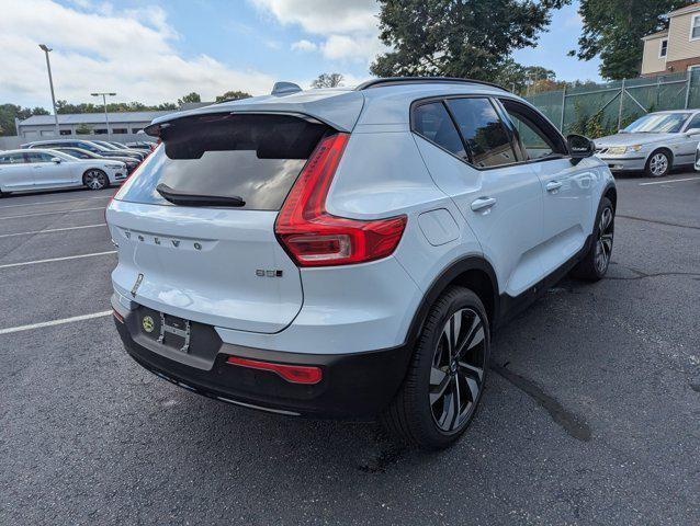 new 2025 Volvo XC40 car