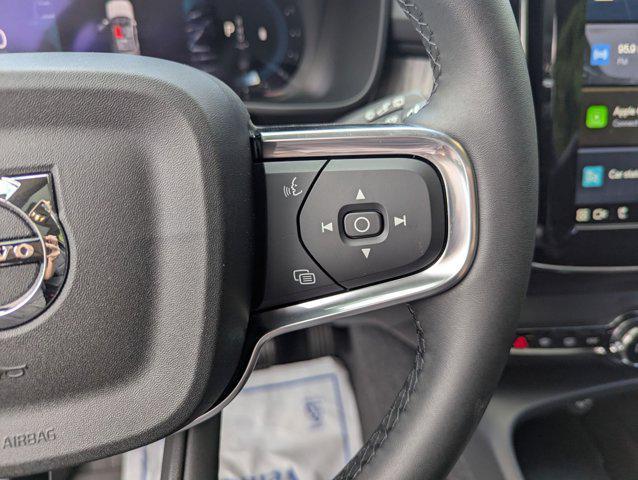 new 2025 Volvo XC40 car