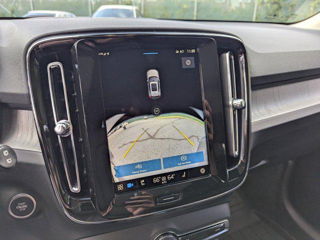 new 2025 Volvo XC40 car
