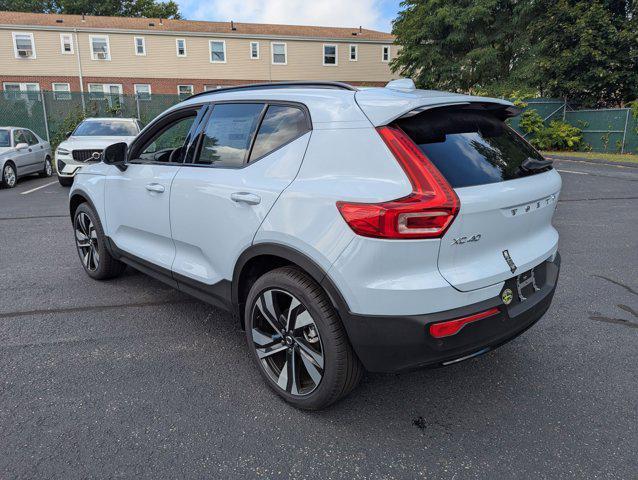 new 2025 Volvo XC40 car