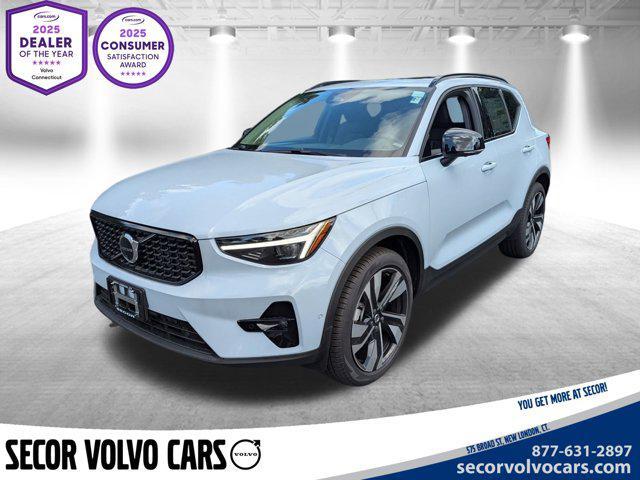 new 2025 Volvo XC40 car