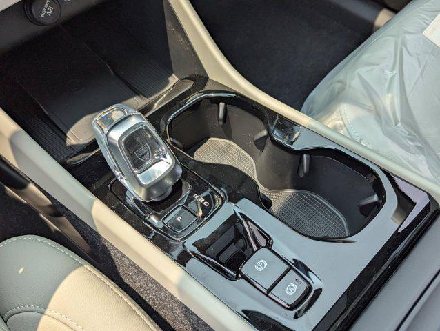 new 2025 Volvo XC40 car, priced at $54,630