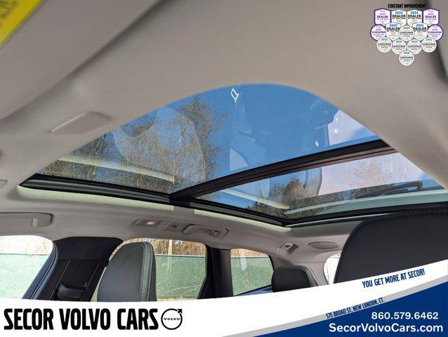 used 2022 Volvo XC60 car, priced at $40,995