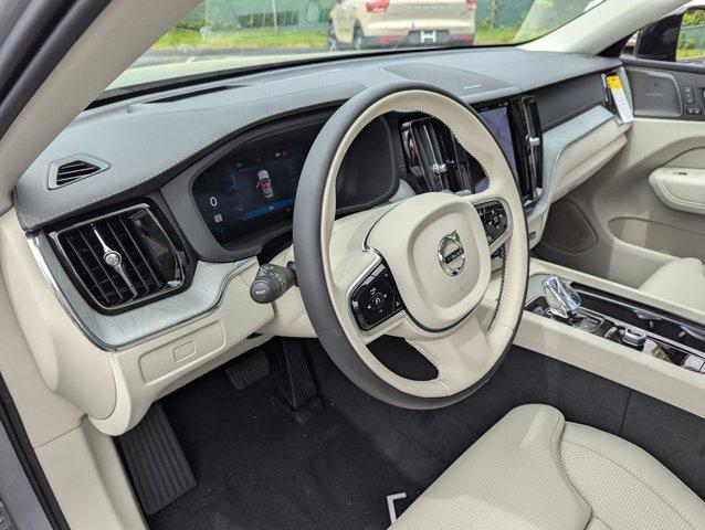 new 2025 Volvo XC60 car
