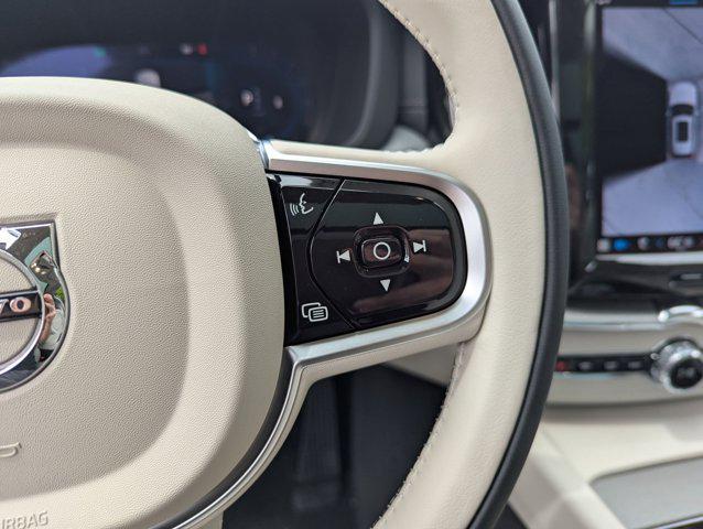 new 2025 Volvo XC60 car