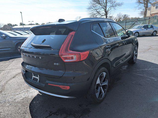 new 2025 Volvo XC40 car, priced at $44,035