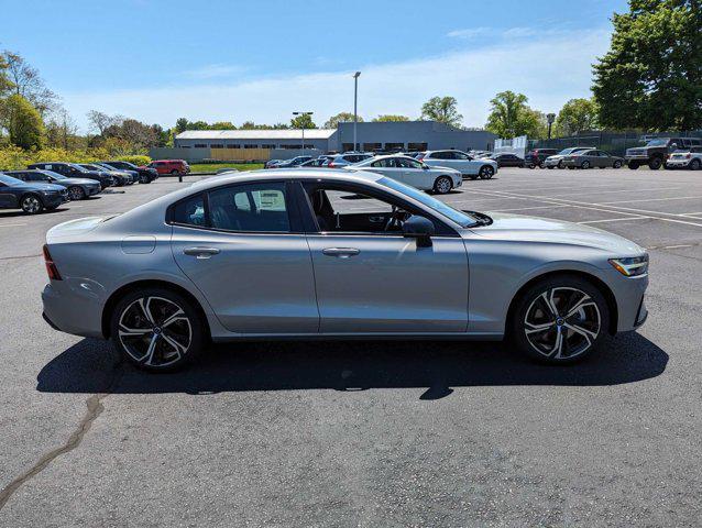 new 2024 Volvo S60 car, priced at $45,825