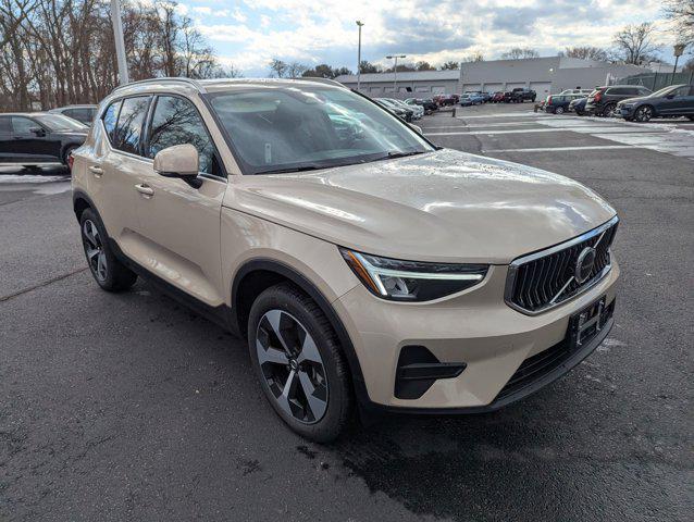 new 2025 Volvo XC40 car, priced at $45,465