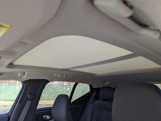 new 2025 Volvo XC40 car, priced at $50,040