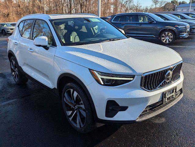 new 2025 Volvo XC40 car, priced at $50,040