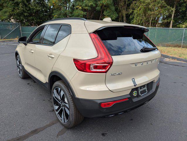 new 2025 Volvo XC40 car, priced at $49,040