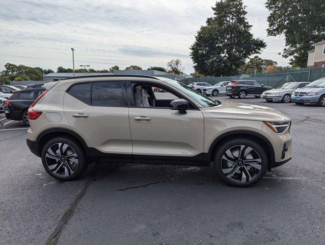 new 2025 Volvo XC40 car, priced at $49,040