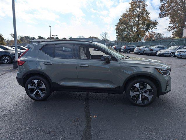 new 2025 Volvo XC40 car, priced at $46,315