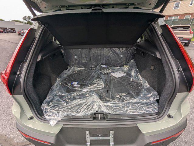 new 2025 Volvo XC40 car, priced at $47,810
