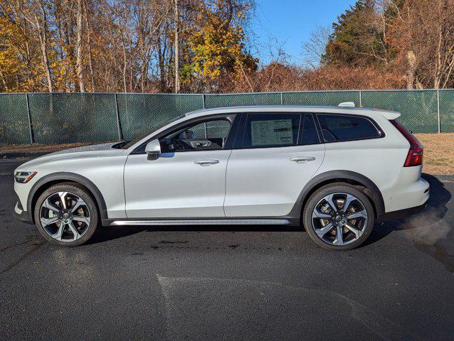 new 2025 Volvo V60 Cross Country car, priced at $61,725