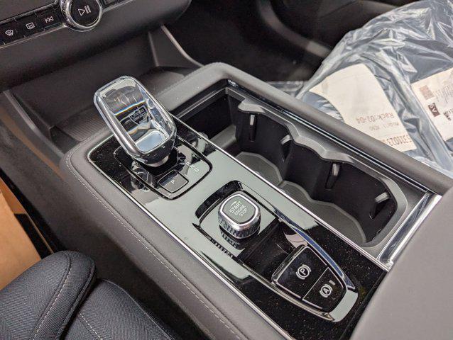 new 2025 Volvo XC90 car, priced at $75,290