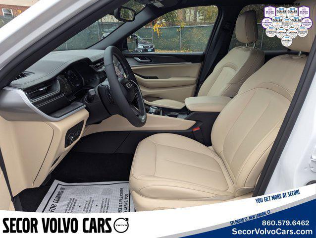 used 2024 Jeep Grand Cherokee car, priced at $34,995