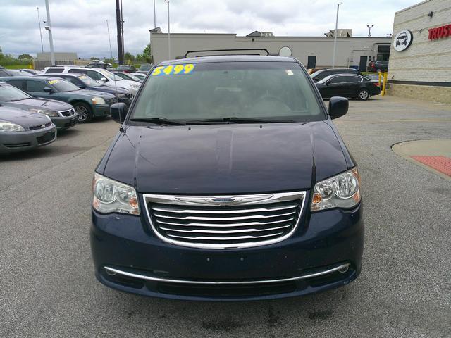 used 2015 Chrysler Town & Country car, priced at $5,499