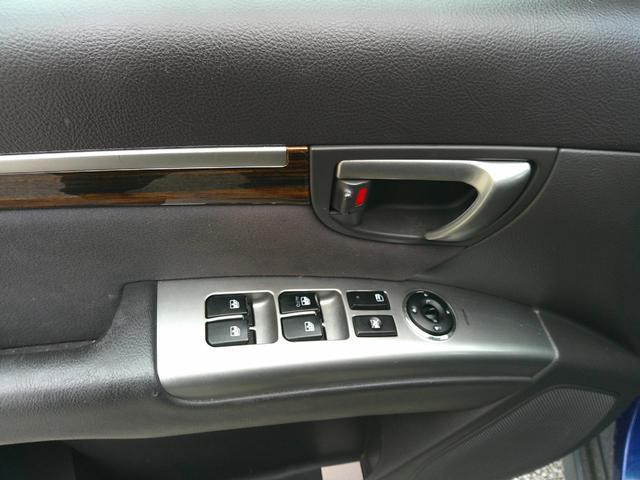 used 2010 Hyundai Santa Fe car, priced at $5,999