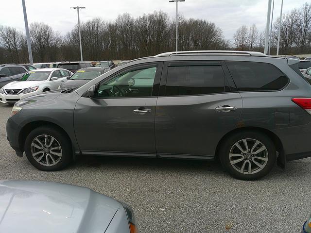 used 2015 Nissan Pathfinder car, priced at $4,999