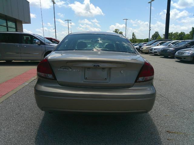 used 2005 Ford Taurus car, priced at $3,999