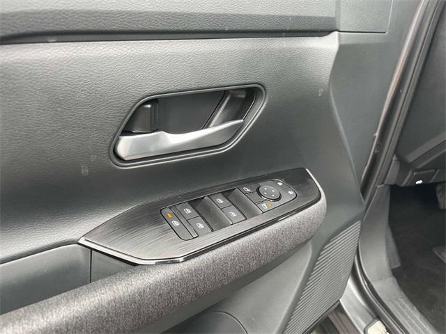 new 2025 Nissan Kicks car, priced at $26,480