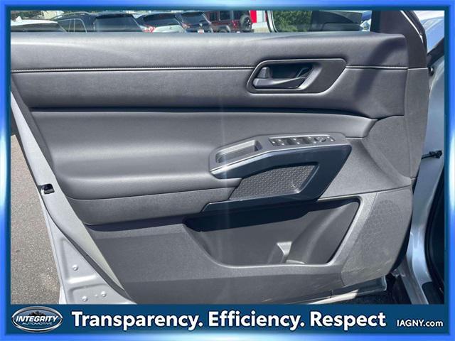 used 2024 Nissan Pathfinder car, priced at $30,000