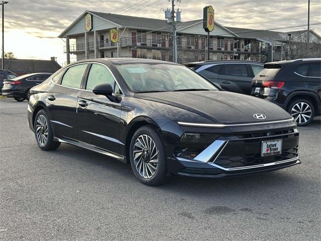 new 2025 Hyundai Sonata Hybrid car, priced at $39,120