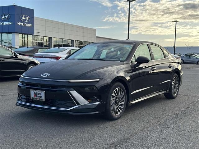 new 2025 Hyundai Sonata Hybrid car, priced at $39,120