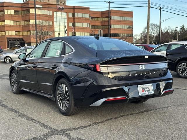 new 2025 Hyundai Sonata Hybrid car, priced at $39,120