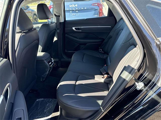 new 2025 Hyundai Sonata Hybrid car, priced at $37,750