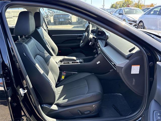 new 2025 Hyundai Sonata Hybrid car, priced at $37,750