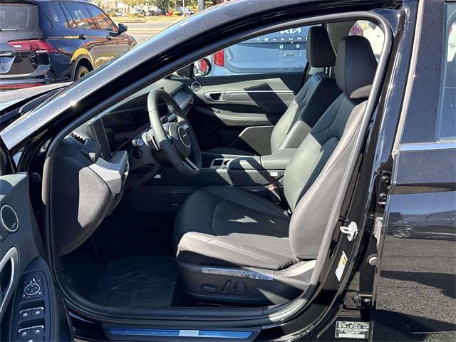 new 2025 Hyundai Sonata Hybrid car, priced at $37,750