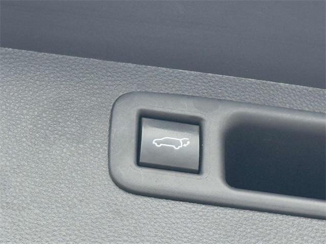 used 2022 Toyota Highlander car, priced at $37,000