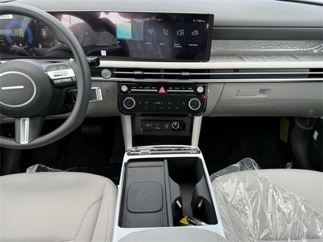 new 2025 Hyundai TUCSON Hybrid car, priced at $34,900