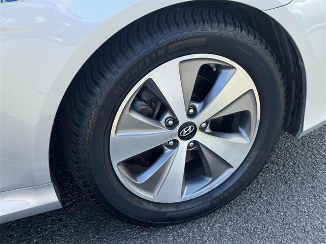 used 2012 Hyundai Sonata Hybrid car, priced at $6,800