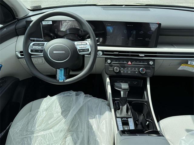 new 2025 Hyundai Tucson car, priced at $31,005