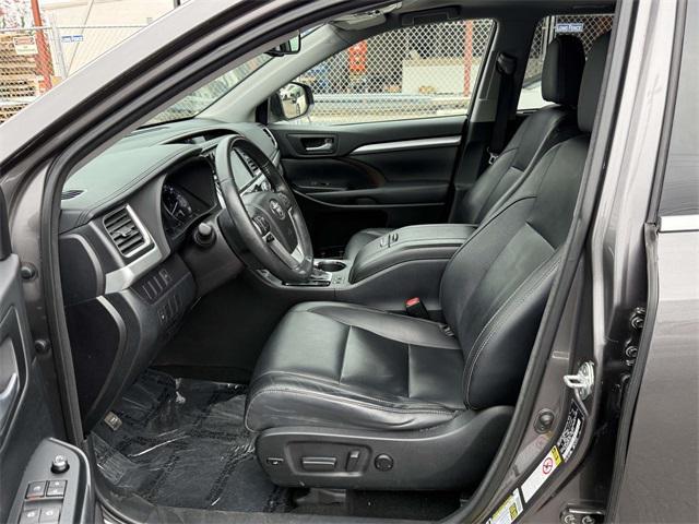 used 2015 Toyota Highlander car, priced at $20,128