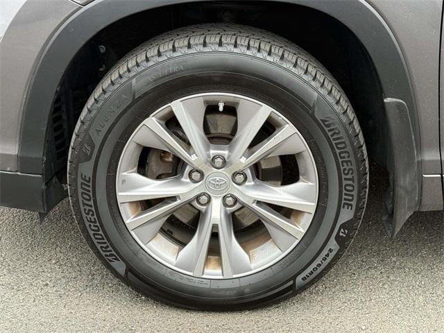 used 2015 Toyota Highlander car, priced at $20,128