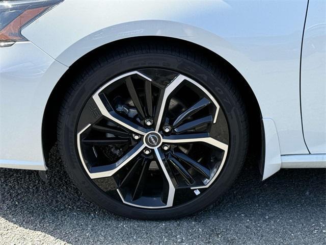 used 2023 Nissan Altima car, priced at $21,987