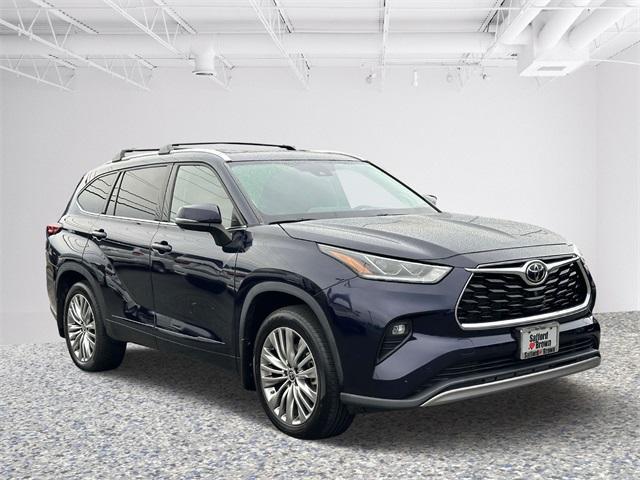 used 2022 Toyota Highlander car, priced at $43,777