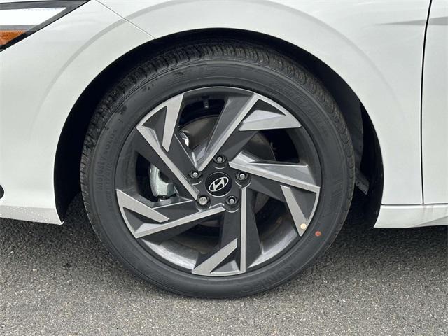 new 2025 Hyundai Elantra car, priced at $23,925