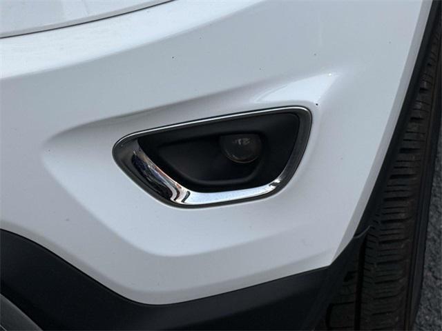 used 2016 Jeep Grand Cherokee car, priced at $15,400
