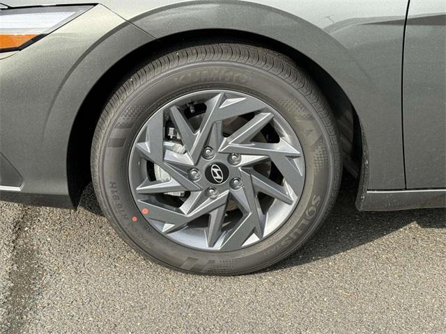 new 2025 Hyundai ELANTRA HEV car, priced at $25,960