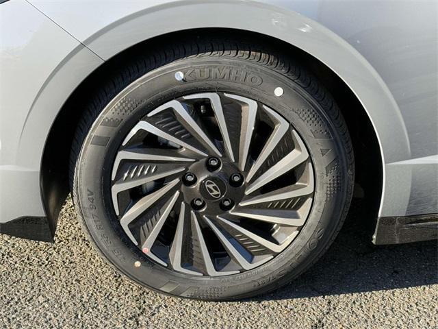 new 2025 Hyundai Sonata Hybrid car, priced at $32,330